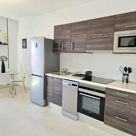 Habitacion Privada En Apartamento Moderno Compartido Cerca De La Playa Y Aeropuerto *