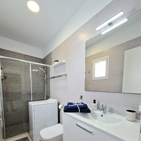 Habitacion Privada En Apartamento Moderno Compartido Cerca De La Playa Y Aeropuerto Guest house *