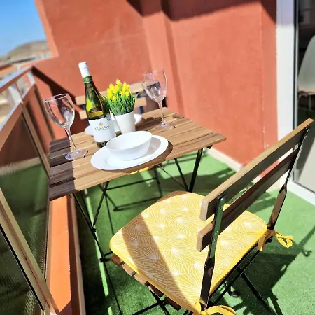 Habitacion Privada En Apartamento Moderno Compartido Cerca De La Playa Y Aeropuerto * San Isidro (Tenerife)