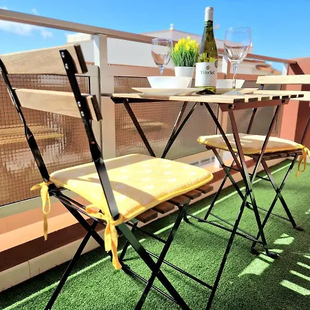 Habitacion Privada En Apartamento Moderno Compartido Cerca De La Playa Y Aeropuerto Guest house