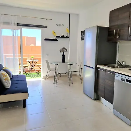 Habitacion Privada En Apartamento Moderno Compartido Cerca De La Playa Y Aeropuerto