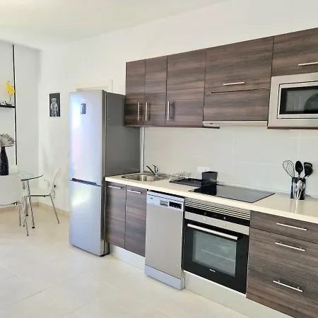 Habitacion Privada En Apartamento Moderno Compartido Cerca De La Playa Y Aeropuerto