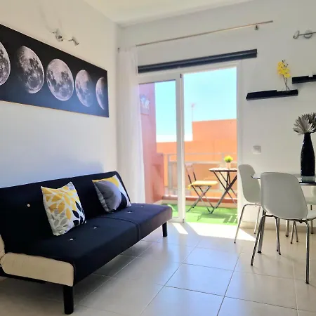 Guest house Habitacion Privada En Apartamento Moderno Compartido Cerca De La Playa Y Aeropuerto San Isidro (Tenerife)