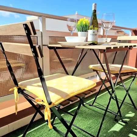 Habitacion Privada En Apartamento Moderno Compartido Cerca De La Playa Y Aeropuerto Guest house
